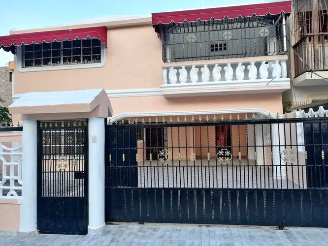 CASA EN VENTA – RESIDENCIAL LAS GAVIOTAS III  La Isabelita, Santo Domingo Este   - Imagen 2