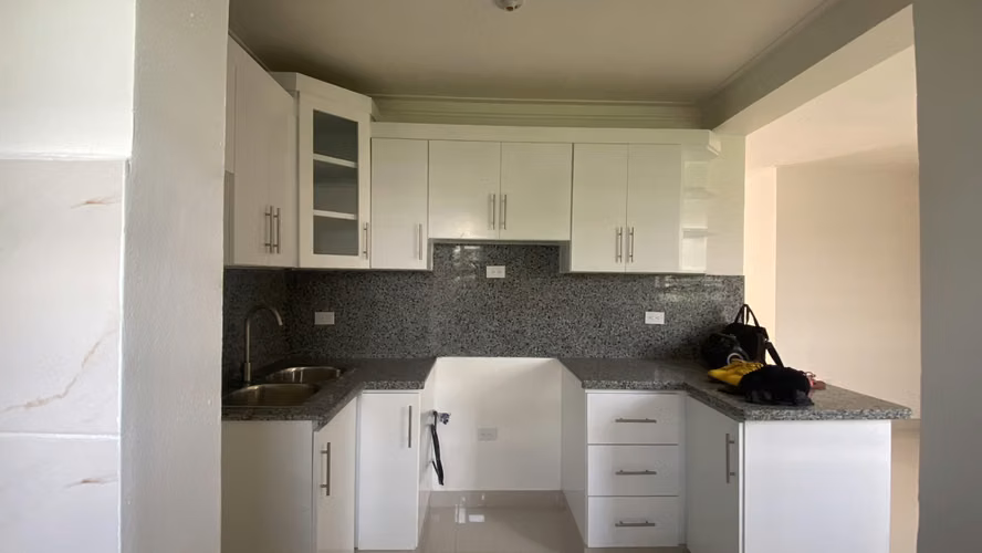 Apartamento en alquiler, 3 Habitaciones, en la Jacobo Majluta, con piscina
