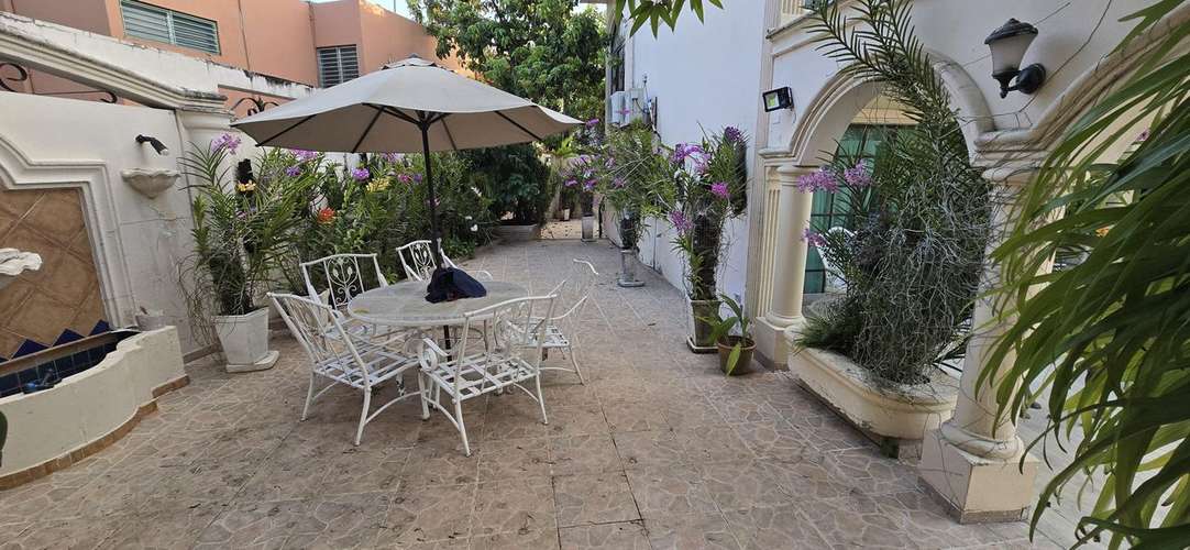 Vendo exclusiva Casa de Lujo en Arroyo Hondo Viejo: Confort, Privacidad y Elegancia en Tres Niveles - Imagen 3