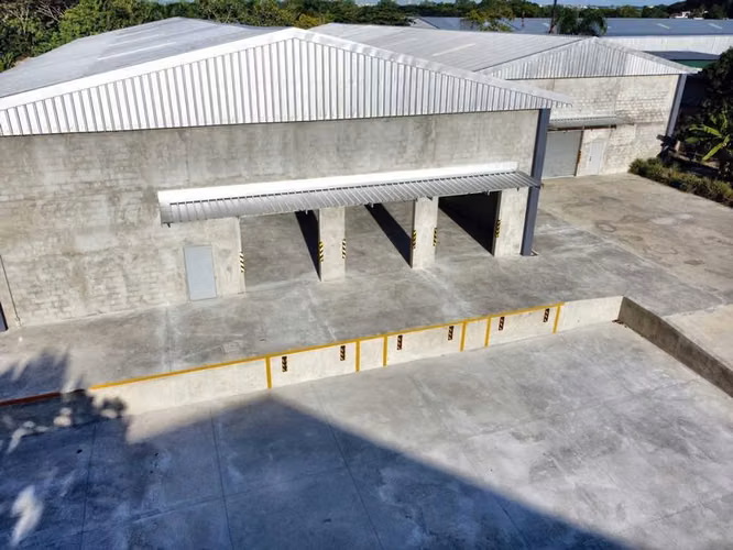 Nave Industrial en Alquiler en Parque Privado – El Carril, Haina