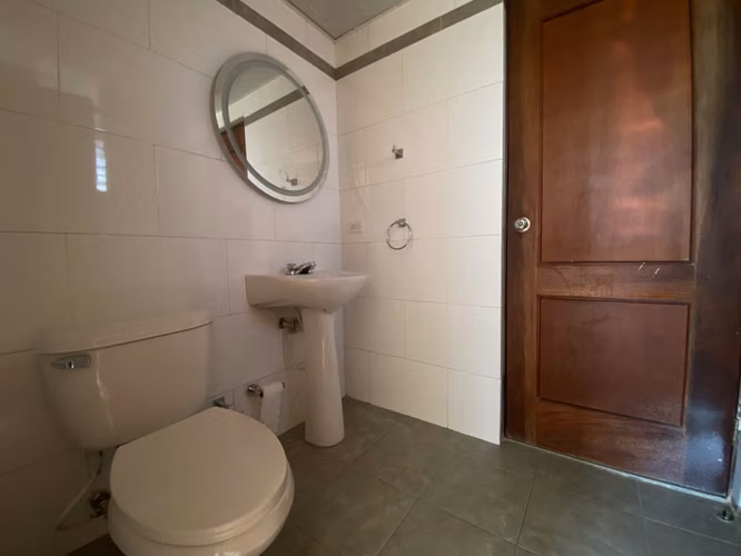 Apartamento en Venta en el sector Evaristo Morales , 3 Habitaciones, 2 Parqueos , 124.5 Mt2, próximo a la 27 de febrero  - Imagen 2