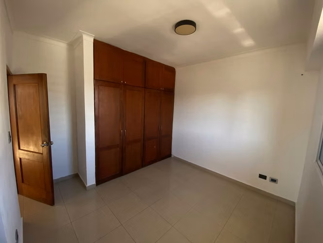 Apartamento en Venta en el sector Evaristo Morales , 3 Habitaciones, 2 Parqueos , 124.5 Mt2, próximo a la 27 de febrero  - Imagen 7