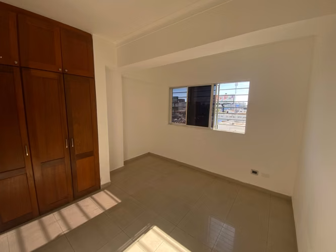 Apartamento en Venta en el sector Evaristo Morales , 3 Habitaciones, 2 Parqueos , 124.5 Mt2, próximo a la 27 de febrero  - Imagen 5