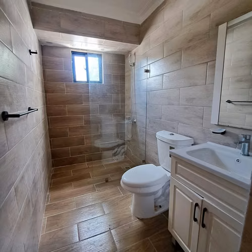 Apartamento 2do nivel con terraza en Los Restauradores – Amplio y con excelente - Imagen 8