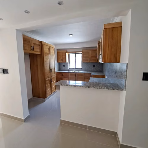 Apartamento 2do nivel con terraza en Los Restauradores – Amplio y con excelente - Imagen 4