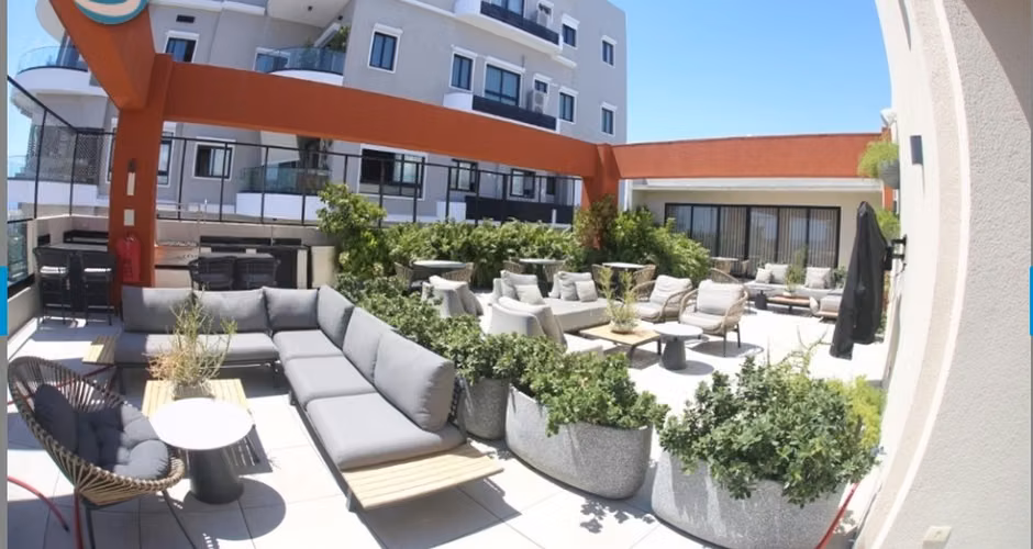 Apartamento amueblado en alquiler en Bella Vista con piscina y vista al mar - Imagen 8