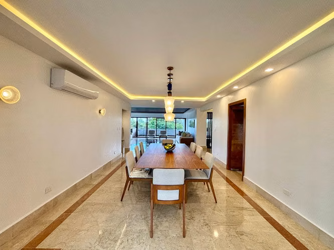 Apartamento recién remodelado ubicado en torre clásica muy bien cuidada en la Ave. Anacaona. - Imagen 4