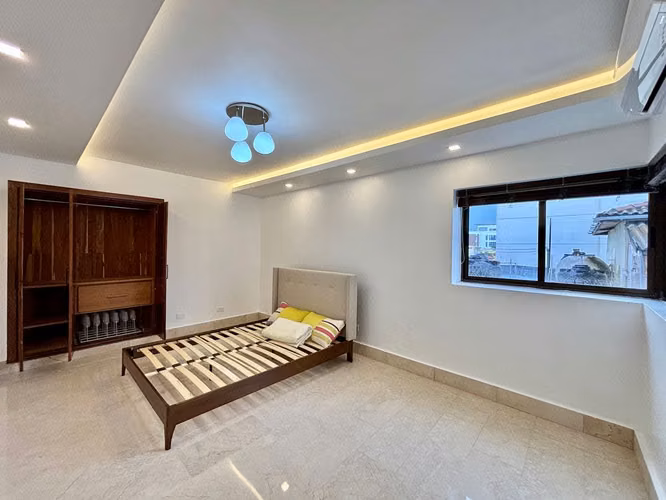 Apartamento recién remodelado ubicado en torre clásica muy bien cuidada en la Ave. Anacaona. - Imagen 14