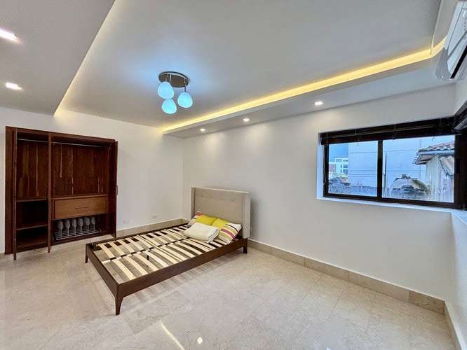 Apartamento recién remodelado ubicado en torre clásica muy bien cuidada en la Ave. Anacaona - Imagen 12