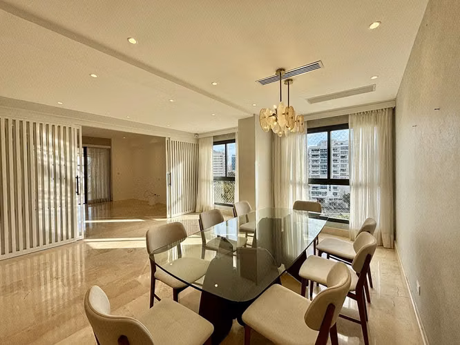 Impecable apartamento ubicado en torre moderna muy bien cuidada y con excelente ubicación en Naco. - Imagen 3