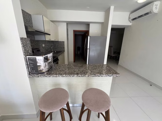 Apartamento en Alquiler en Paraiso Amueblado de DOS Habitaciones - Imagen 4