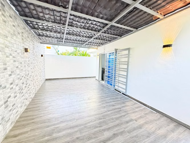 Casa en Venta con Jacuzzi y Área Social en Brisa Oriental, Autopista de San Isidro