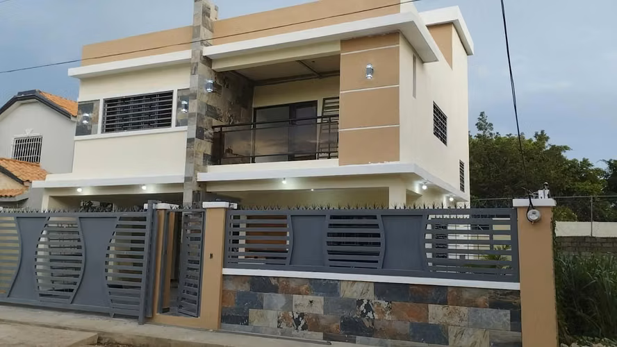 Casa de 2 Niveles en Venta en Brisa Oriental VI, Autopista de San Isidro