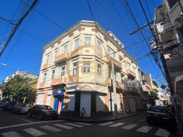 Edificio Comercial de 4 Niveles con Alto Potencial de Inversión en la Zona Colonial |