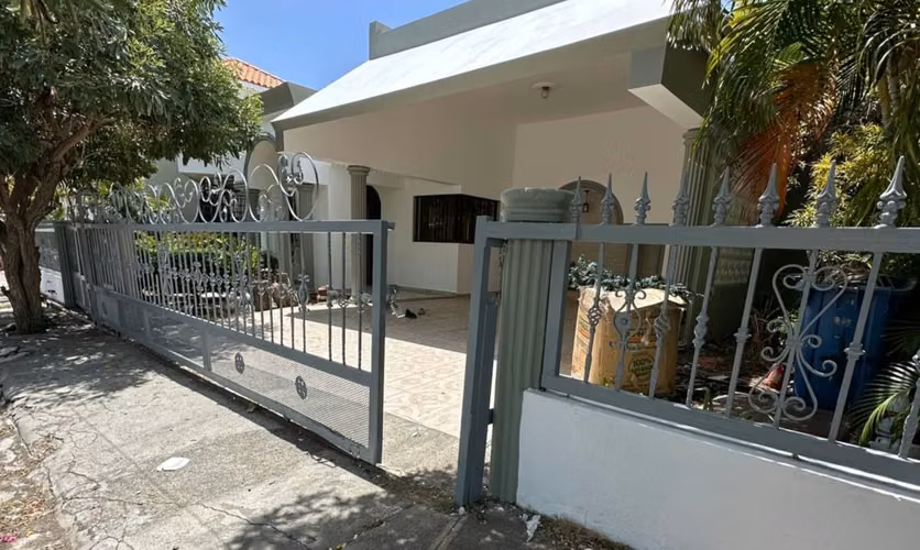 EXCLUSIVA CASA EN BOCA CANASTA, BANI, PROVINCIA PERAVIA
