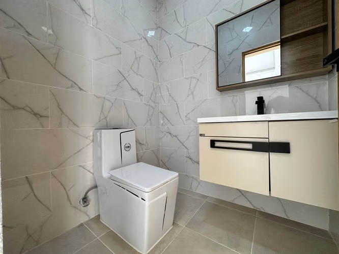 Casa de 3 Niveles con Piscina en Venta - Brisa Oriental, Santo Domingo Este - 3 Habitaciones