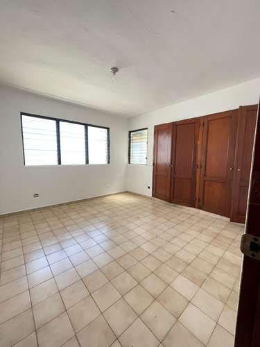 Alquiler de apartamento de 2 habitaciones en bella vista. A solo una calle de Downtowm mall