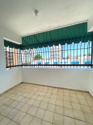 Alquiler de apartamento de 2 habitaciones en bella vista. A solo una calle de Downtowm mall