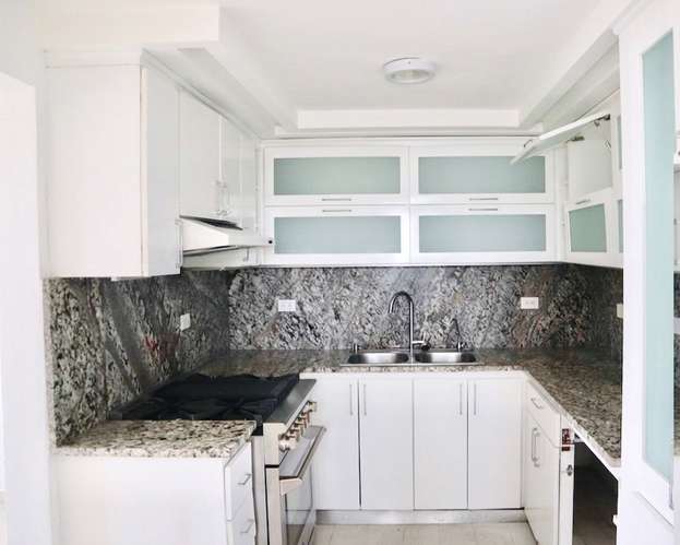 Apartamento en renta de 3 habitaciones en La Julia - Imagen 5