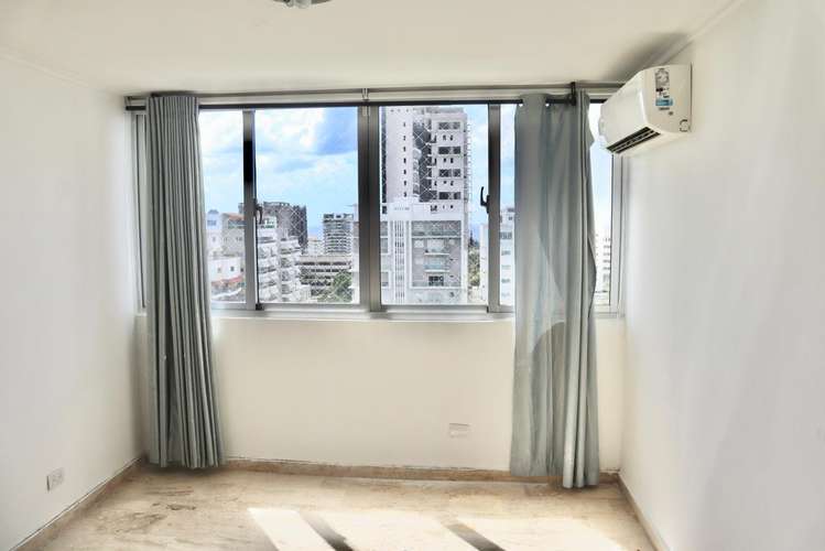 Apartamento en renta de 3 habitaciones en La Julia - Imagen 3