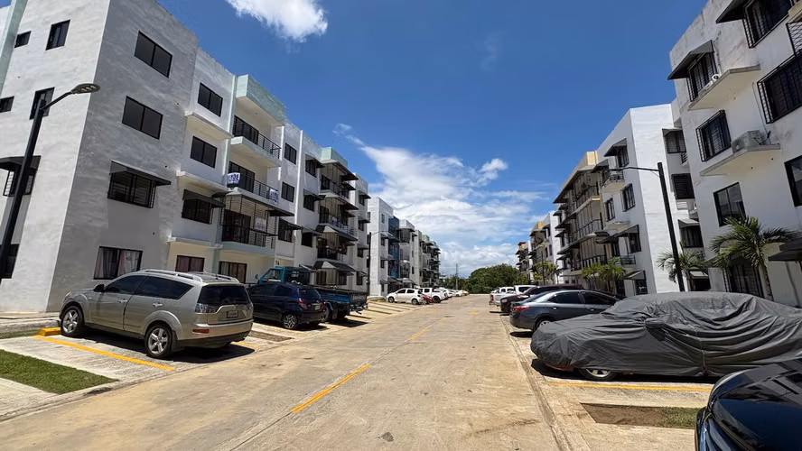 Venta de apartamento a estrenar en Ciudad Juan Bosch con área de techo propio.  A solo paso de la Avenida Ecológica Prof - Imagen 19