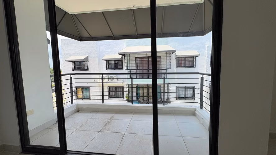 Venta de apartamento a estrenar en Ciudad Juan Bosch con área de techo propio.  A solo paso de la Avenida Ecológica Prof - Imagen 2