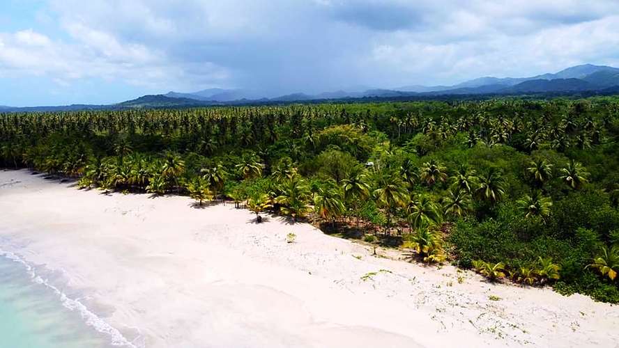 Terreno de 600,000 m² con 1,000 Metros de Playa en Miches | Precio a Solicitud