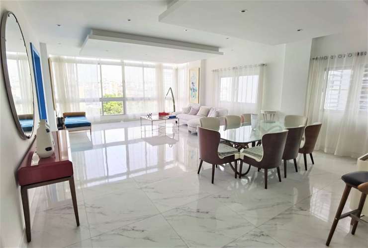 Penthouse con linea blanca en Bella Vista