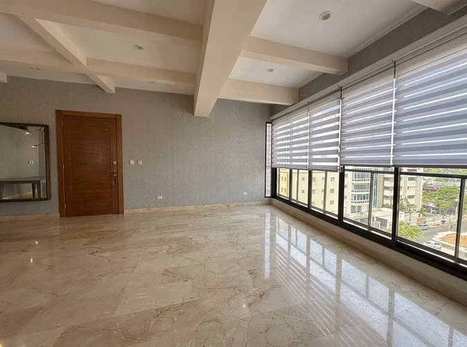 Amplio Apartamento Alquiler en Los Cacicazgos - Imagen 2