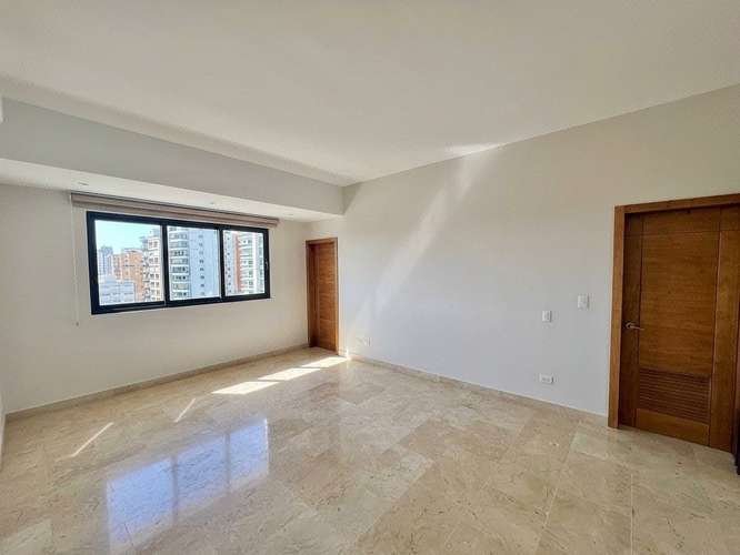 Amplio Apartamento Alquiler en Los Cacicazgos 