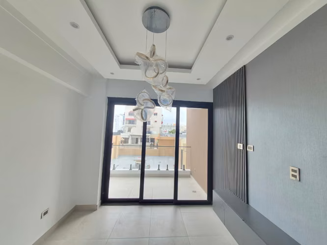 Apartamento en alquiler Evaristo Morales, 2 hab con area social - Imagen 2