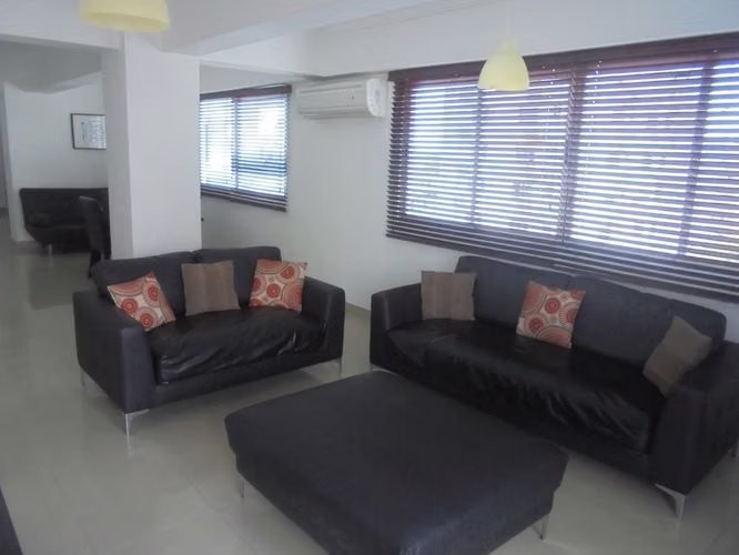 Apartamento Amueblado en Alquiler en el Naco - Imagen 2