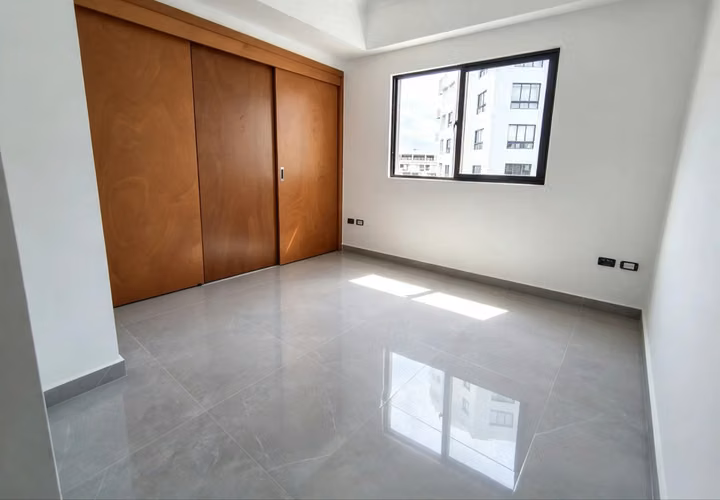 Apartamento de venta en la esperilla de 2 habitaciones con 2 parqueos y cuarto de servicio - Imagen 7