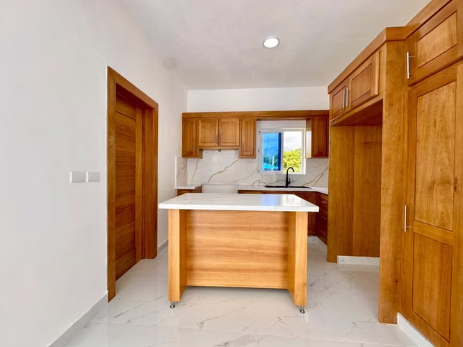 VILLA EN VENTA EN RESIDENCIAL PRÓXIMO A PLAYA DORADA 