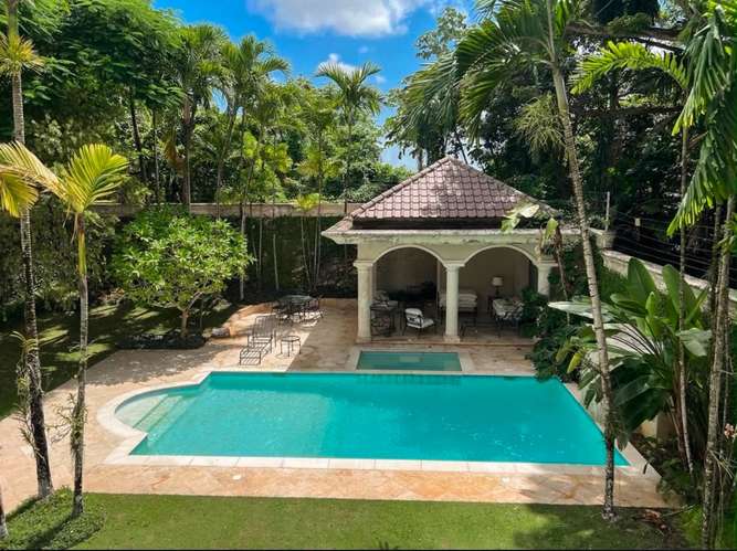 Exclusiva Residencia de 5 Habitaciones con Piscina en Cuesta Hermosa II |