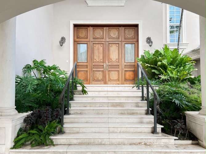 Exclusiva Residencia de 5 Habitaciones con Piscina en Cuesta Hermosa II |