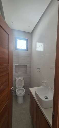 CASA EN RESIDENCIA DE LUJO EN VENTA – CERRO ALTO, SANTIAGO - Imagen 19