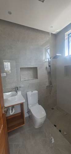 CASA EN RESIDENCIA DE LUJO EN VENTA – CERRO ALTO, SANTIAGO - Imagen 9
