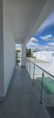 CASA EN RESIDENCIA DE LUJO EN VENTA – CERRO ALTO, SANTIAGO - Imagen 8