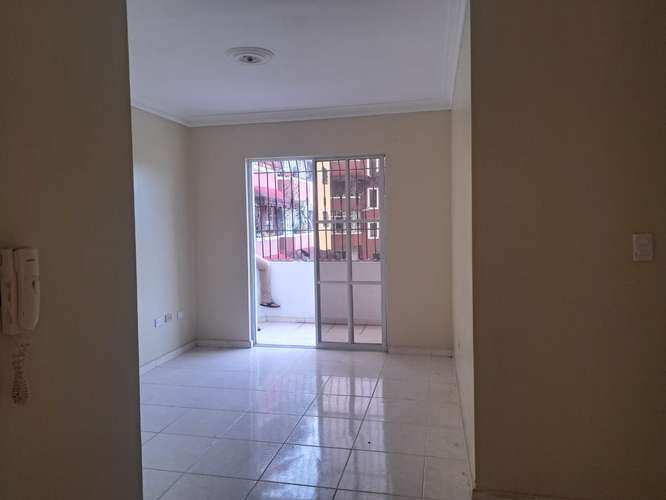 Alquilo Apartamento 2do piso, 3 Habitaciones, Km14 Aut. Duarte.