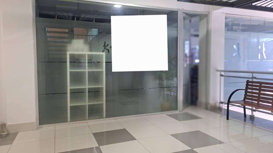 Local Comercial en alquiler en la Castellana - Imagen 3