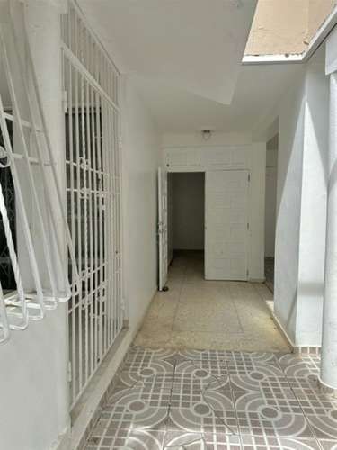 Casa en Alquiler con fines comerciales, 3 Habitaciones, Evaristo Morales - Imagen 2
