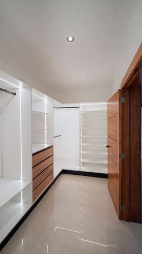 Casa de Lujo en Venta en Santiago de los Caballeros / Gurabo de 4 habitaciones  - Imagen 15