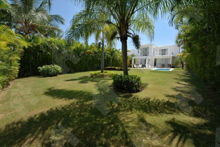 Villa individual amueblada en Playa Nueva Romana a 2 minutos de la playa