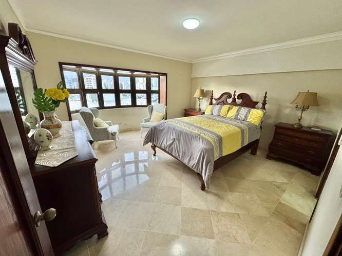Apartamento de 3 Habitaciones con Vista al Mar en La Esperilla | Venta y Alquiler Amueblado - Imagen 15