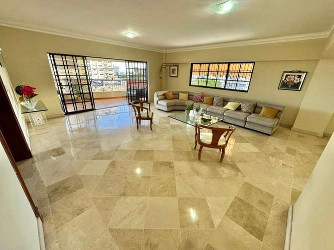 Apartamento de 3 Habitaciones con Vista al Mar en La Esperilla | Venta y Alquiler Amueblado
