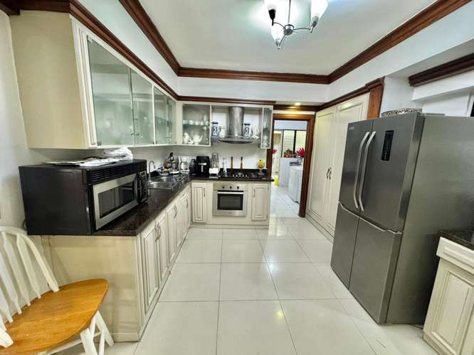 Apartamento de 3 Habitaciones con Vista al Mar en La Esperilla | Venta y Alquiler Amueblado - Imagen 9