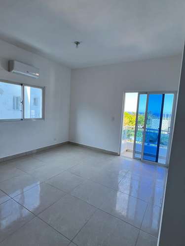 Apartamento en renta en torre alta con vista al mar 
