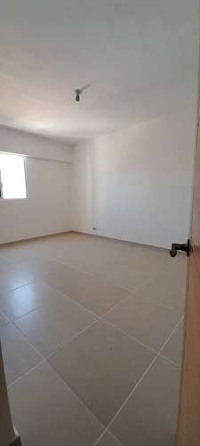 Apartamento en renta de 3 habitaciones en Evaristo Morales - Imagen 4