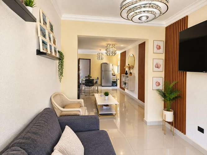 Apartamento en venta en Carmen Renata lll RD$ 2.5MM 4to piso  Remodelado    2 habitaciónes con su clóset  1 baño  Ba